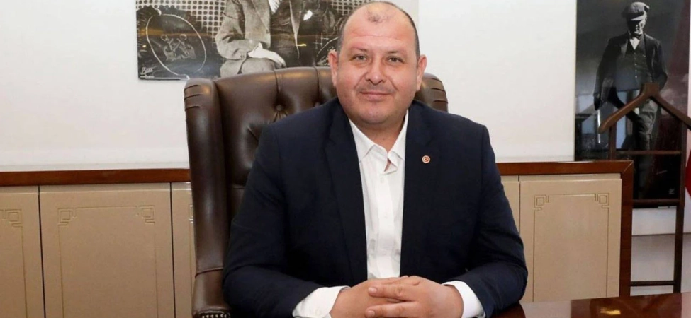 menderes-belediyesi-ne-operasyon-belediye-baskani-ilkay-cicek-dahil-21-gozalti.webp.webp