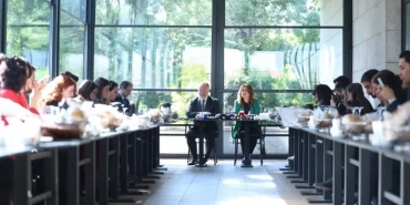 dem-parti-parlamento-muhabirleri.webp.webp